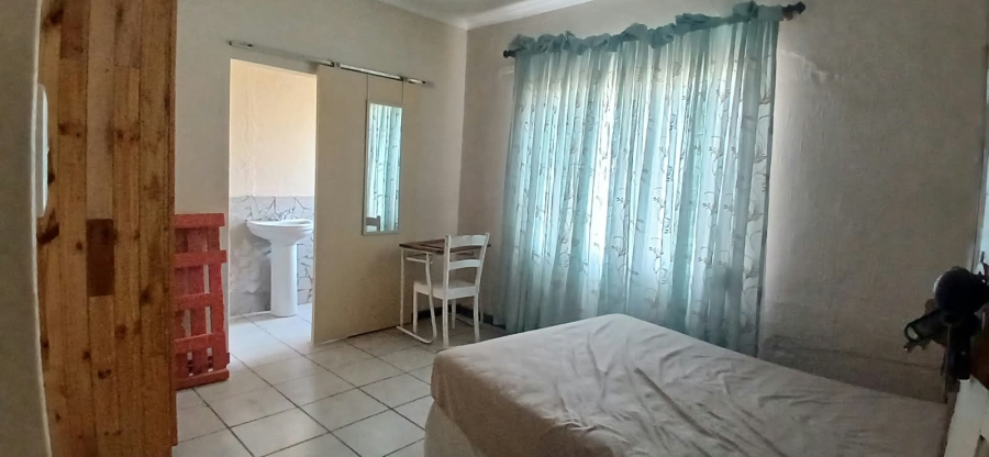 5 Bedroom Property for Sale in Paul Roux Free State